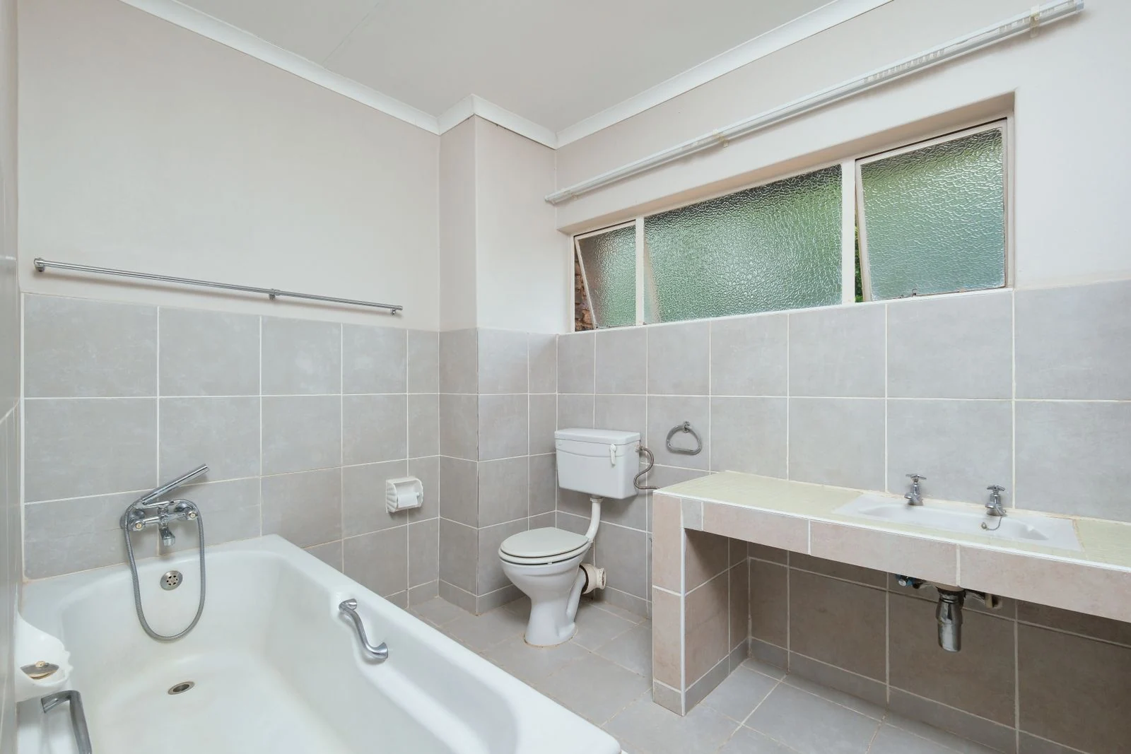 Bathroom layout and fittings